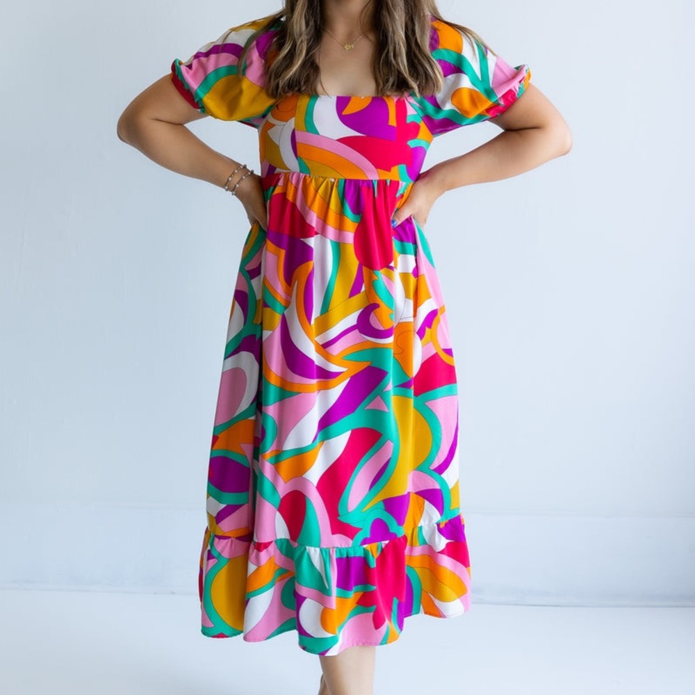 TCEC puff sleeve
Vibrant Multicolor Midi Dress Size M